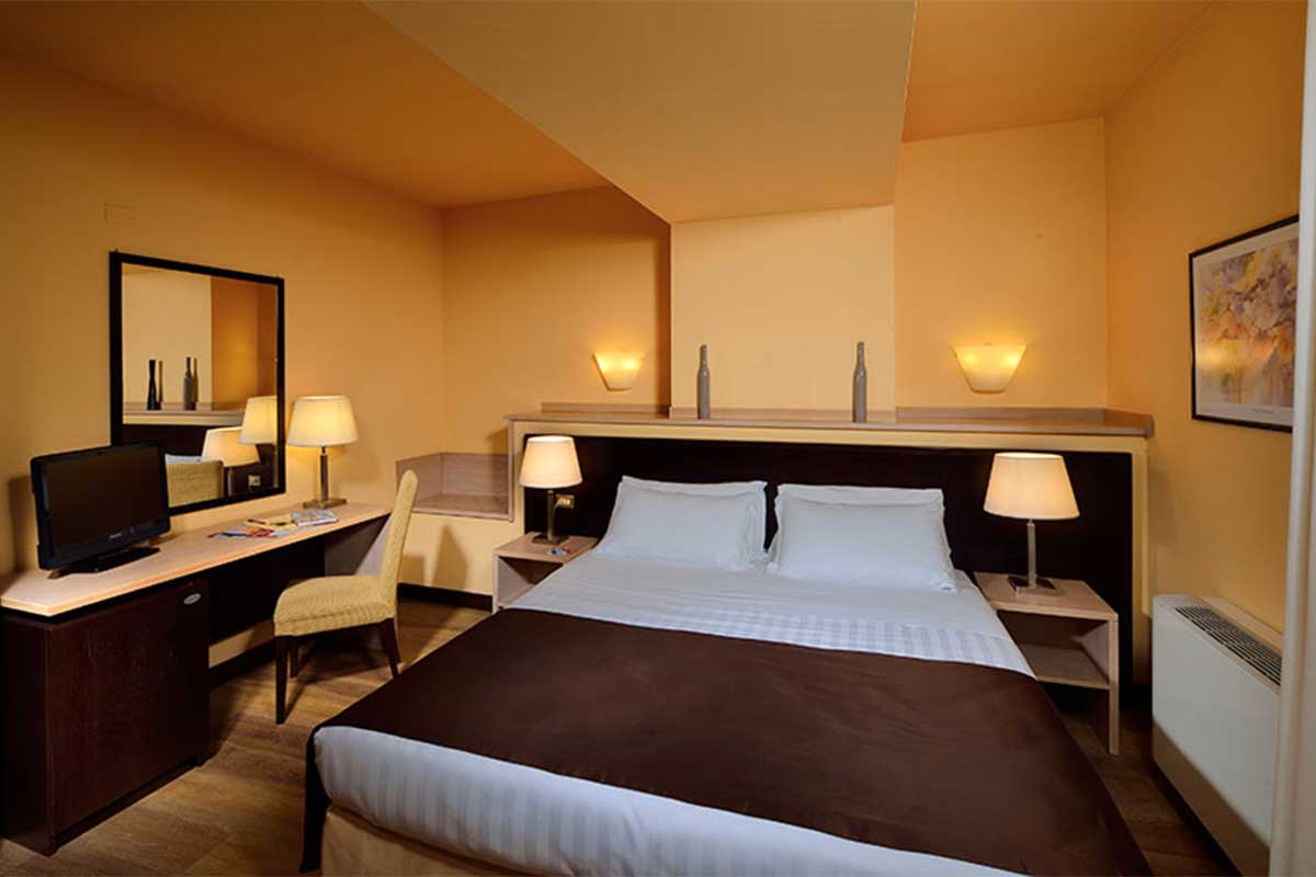 hotel_carlton_camera