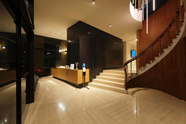 Touring_hall